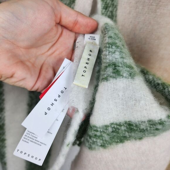 TOPSHOP OS SOFT FUZZY WARM THICK SCARF SCARVES FRINGE STRIPE PLAID NWT NEW PINK - Picture 3 of 5